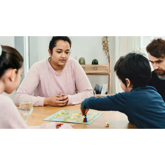 Quel jeux de société en famille choisir pour partager des moments inoubliables ?