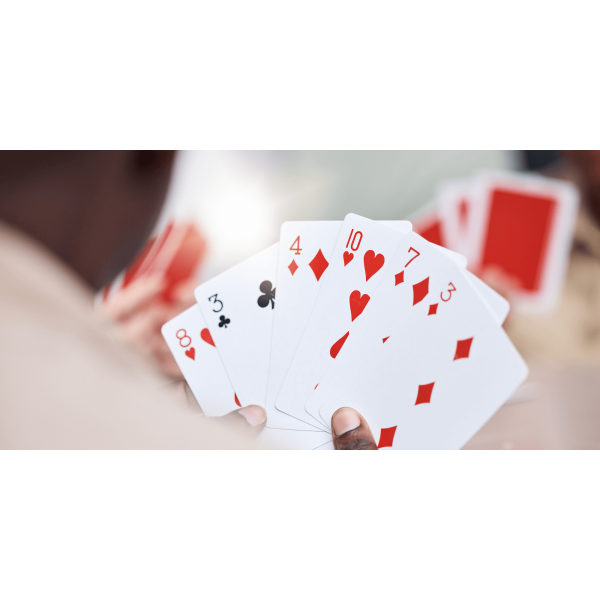 Jeux de plis : secrets et astuces pour maîtriser cette mécanique classique